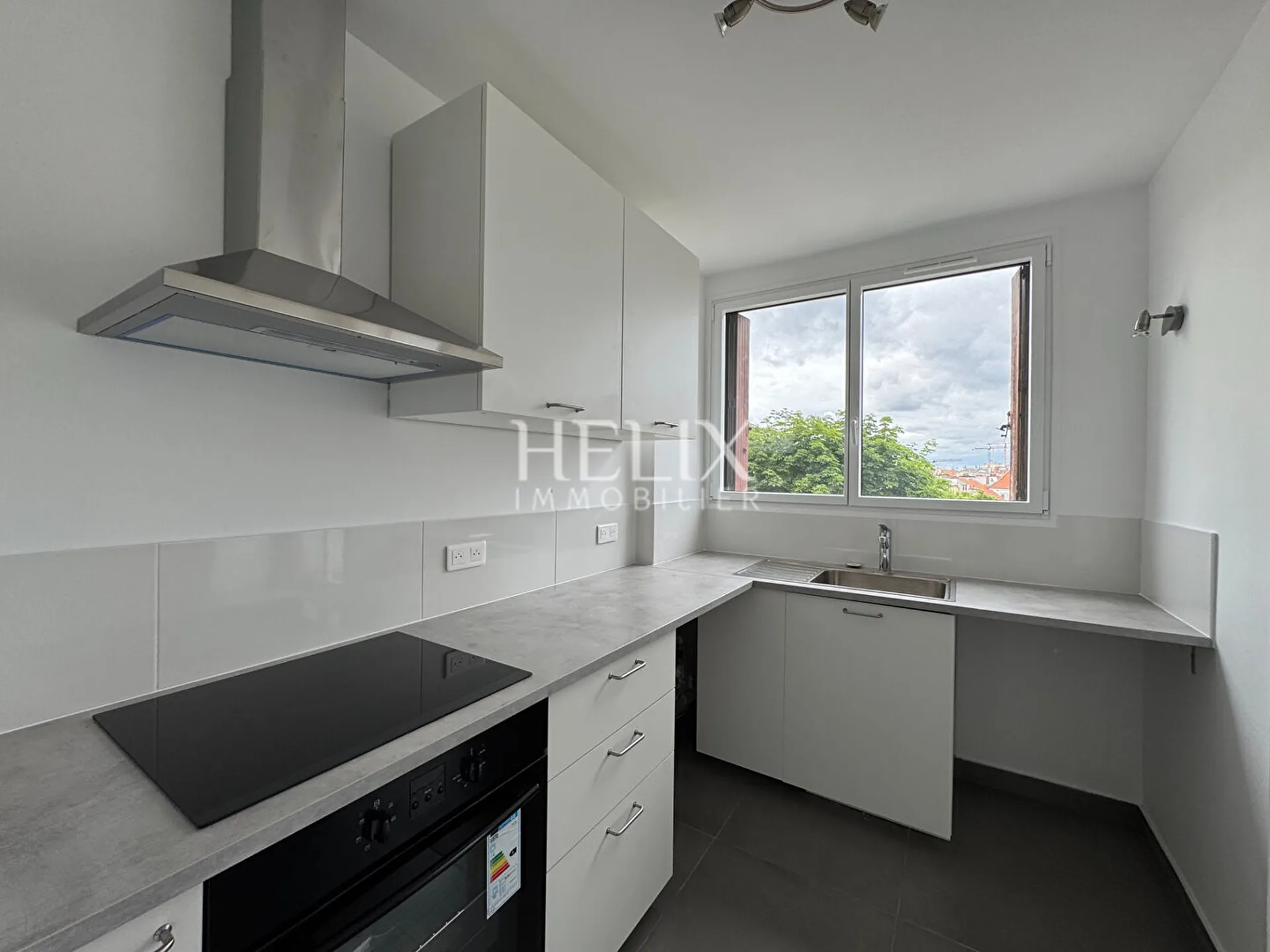 Bel appartement 2 pièces ascenseur cave parking Saint-Germain-en-Laye belles Prestations 