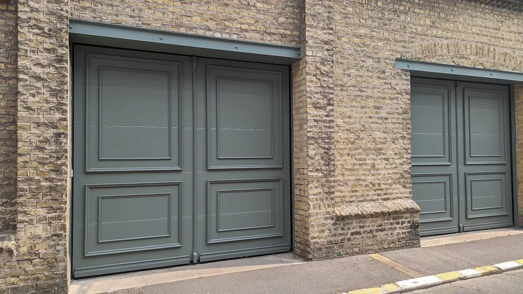 BS Menuiseries spécialiste de l'installation de porte de garage en aluminium en Saône-et-Loire 