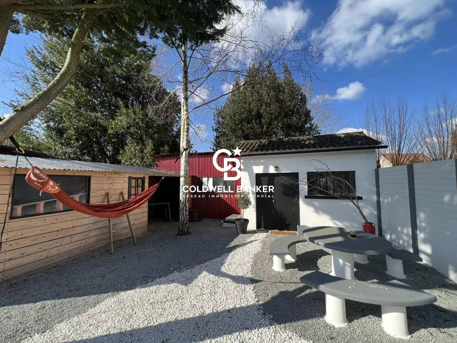 Maison familiale  rénovée avec un garage quartier Riffaudières au Mans A vendre