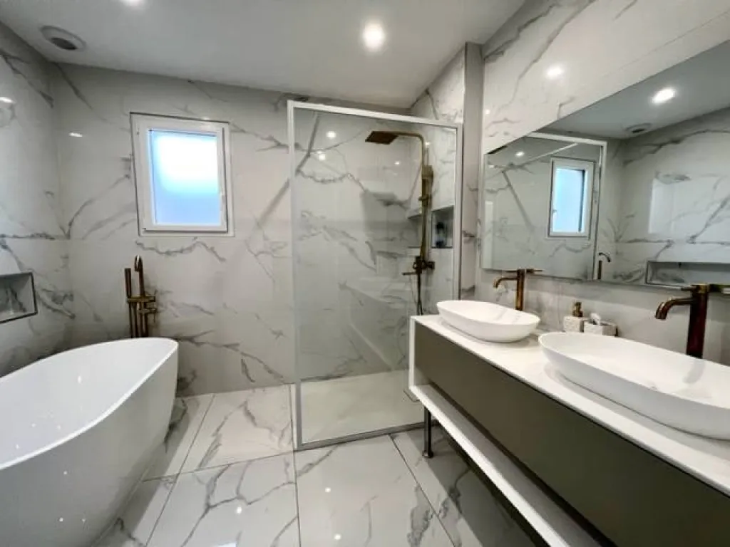 A saisir maison neuve de 170 m² habitables édifiée sur 680 m² de terrain sur la commune des DAMPS 27340