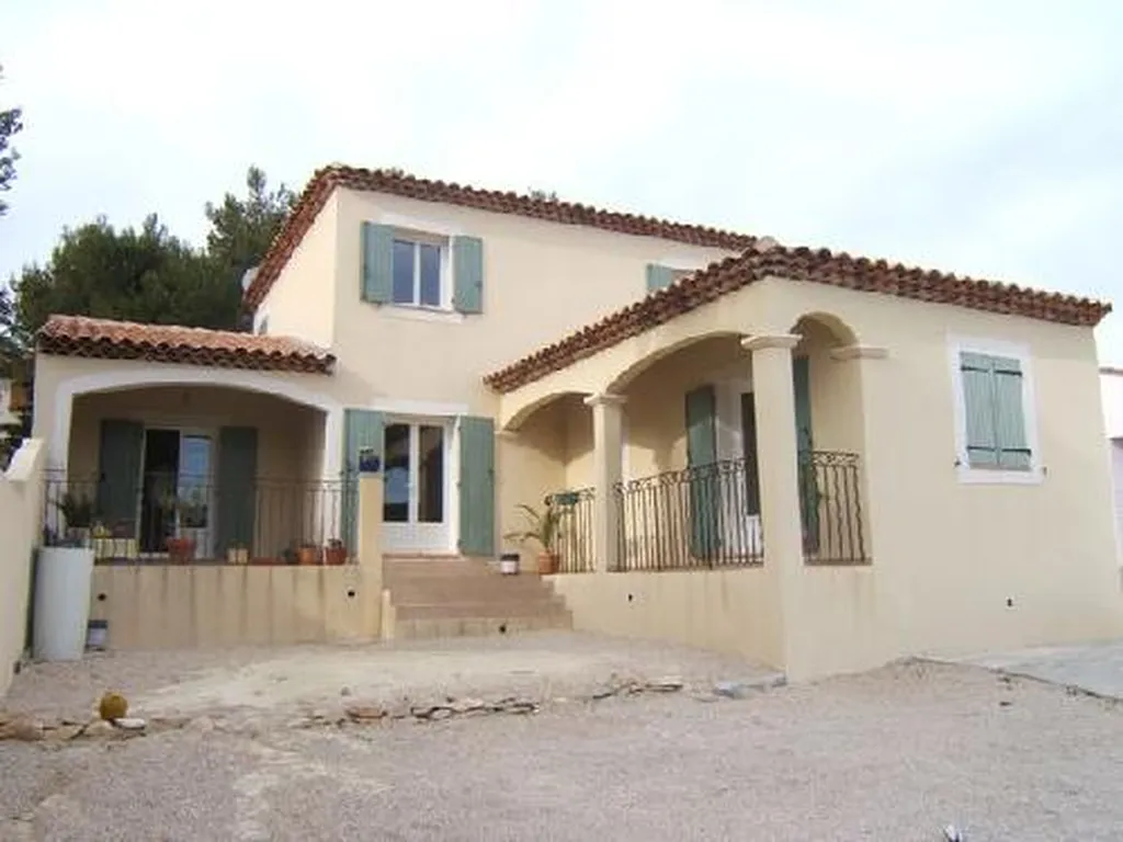 Vente maison Roquefort La Bédoule village avec vue degagee