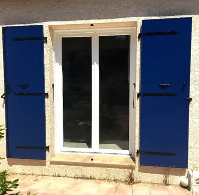 Volets battants en aluminium isolé à Montpellier