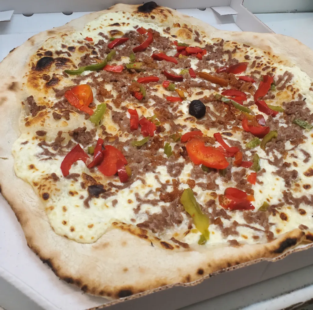 pizzeria ouverte le midi  à emporter salon