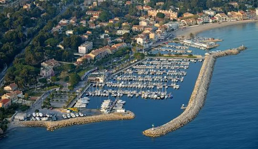 Devis décès 24/24 7/7 à partir de 2190 euros à Saint-Cyr 83270