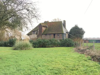 Rare à la vente, Authentique Manoir Normand de l'époque François 1er entouré de douves, dans la région d'Orbec 14290