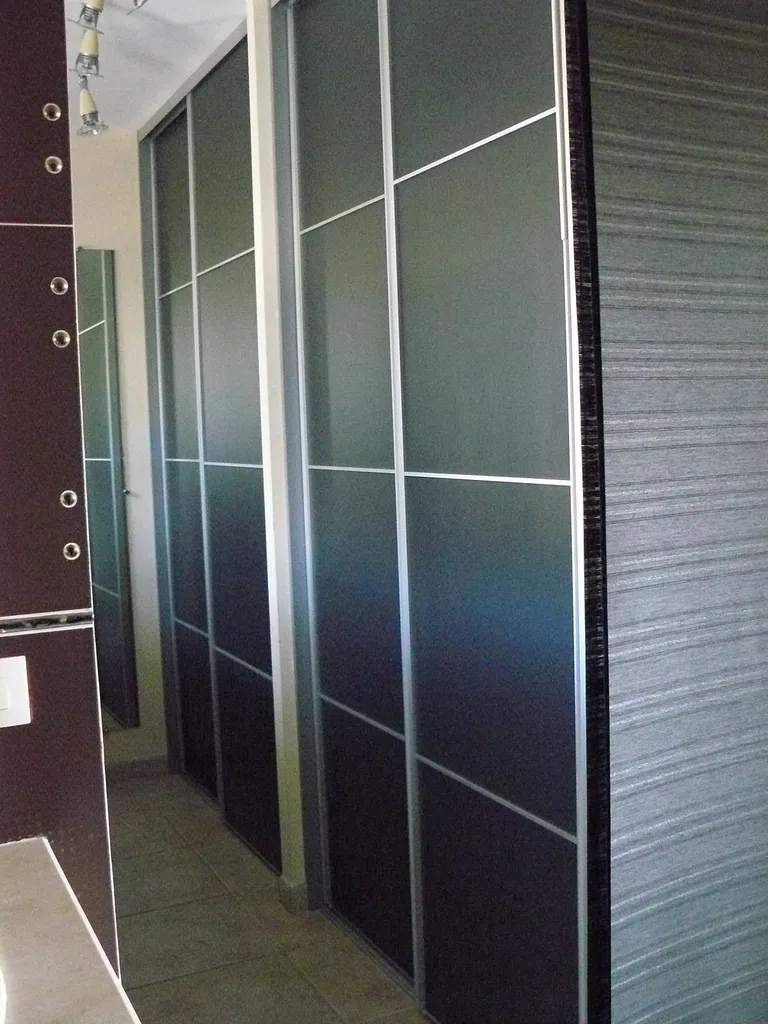 Réalisation d'un dressing sur mesure pour des clients à Marseille