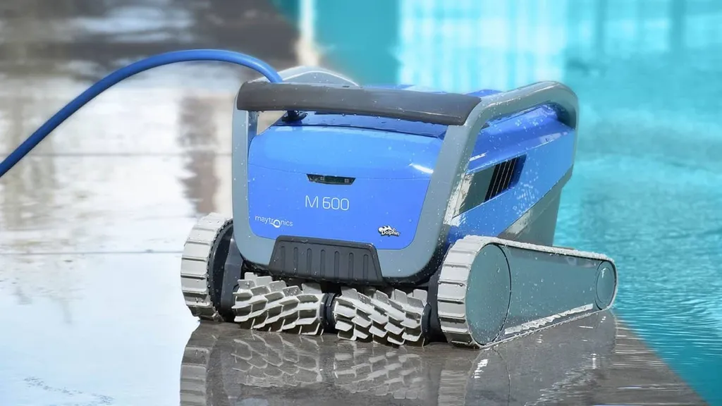 Robot de piscine - Dolphin M600 - Aquarev' Piscines - Reillanne 04110