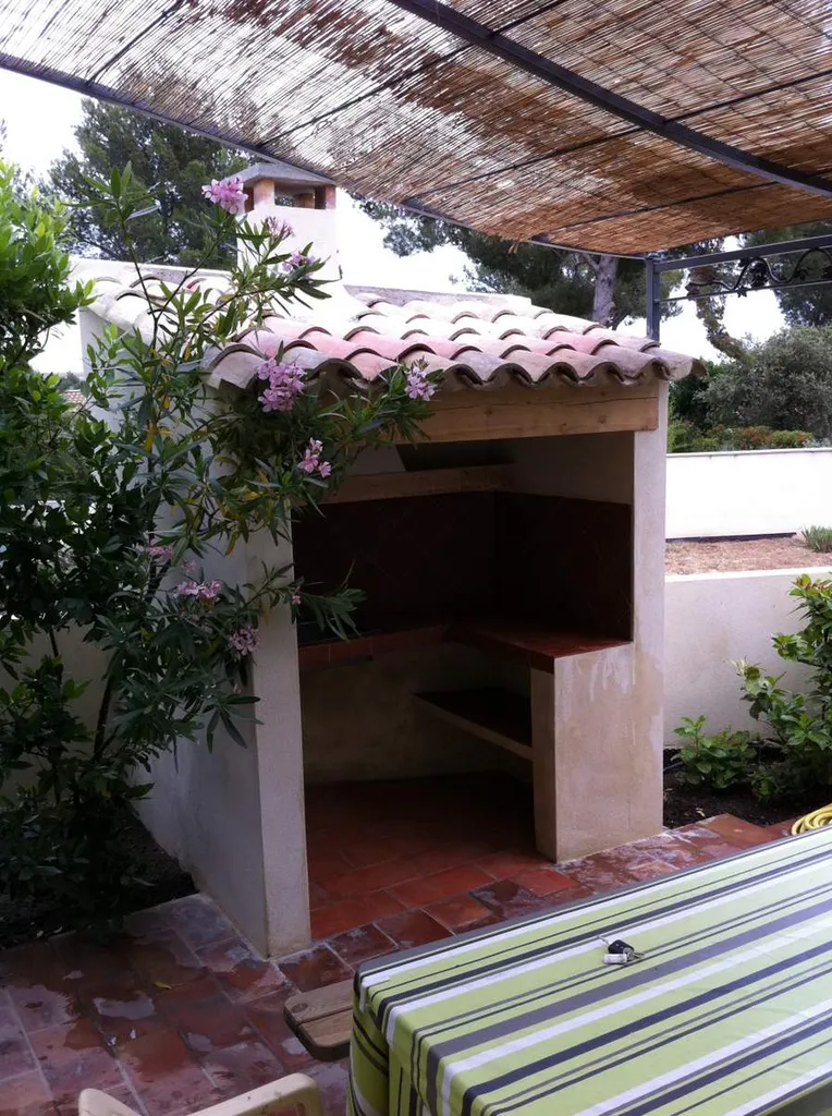 Réalisation d'un barbecue maçonné à Salon de Provence