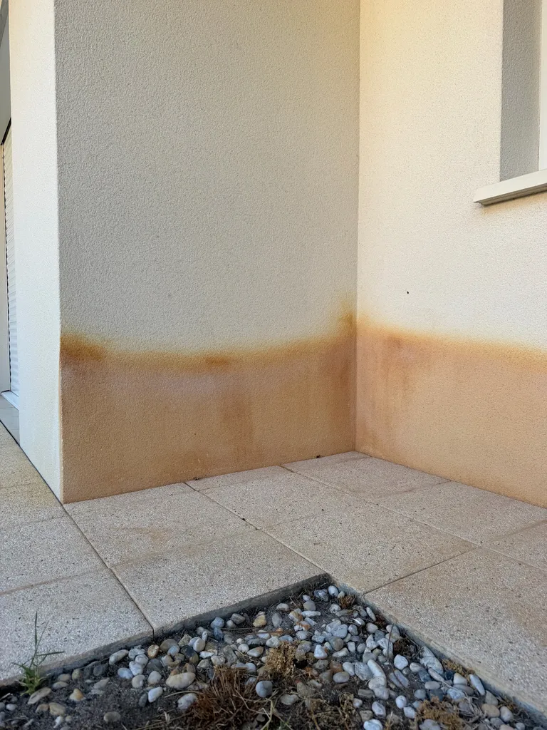 Traitement spécifique de façades contre les taches de rouilles sur la commune d’Andernos les bains près du Bassin d’Arcachon 