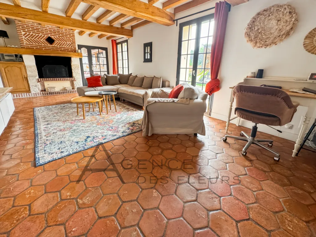 A vendre magnifique propriété de 172 m² habitables édifiée sur 781 m² de terrain sur la commune de FRENEUSE 76410