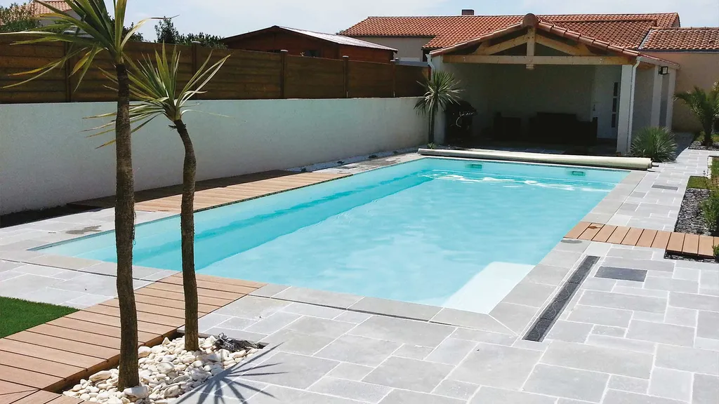 Constructeur et expert de la piscines coque toutes dimension du petit au grand bassin sur toutes les landes