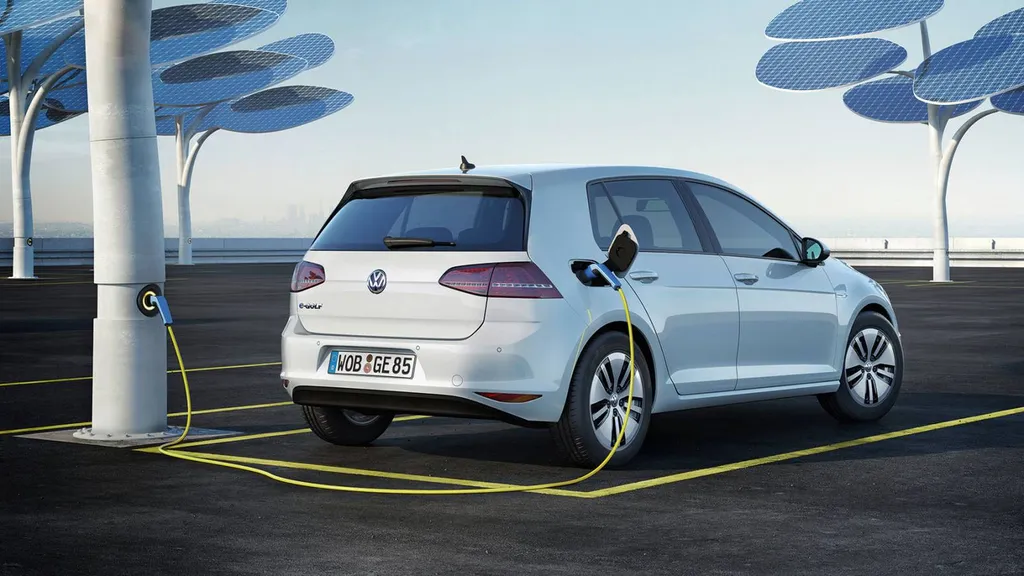 Voiture électrique Volkswagen, la Golf indémodable et désormais écologique ?