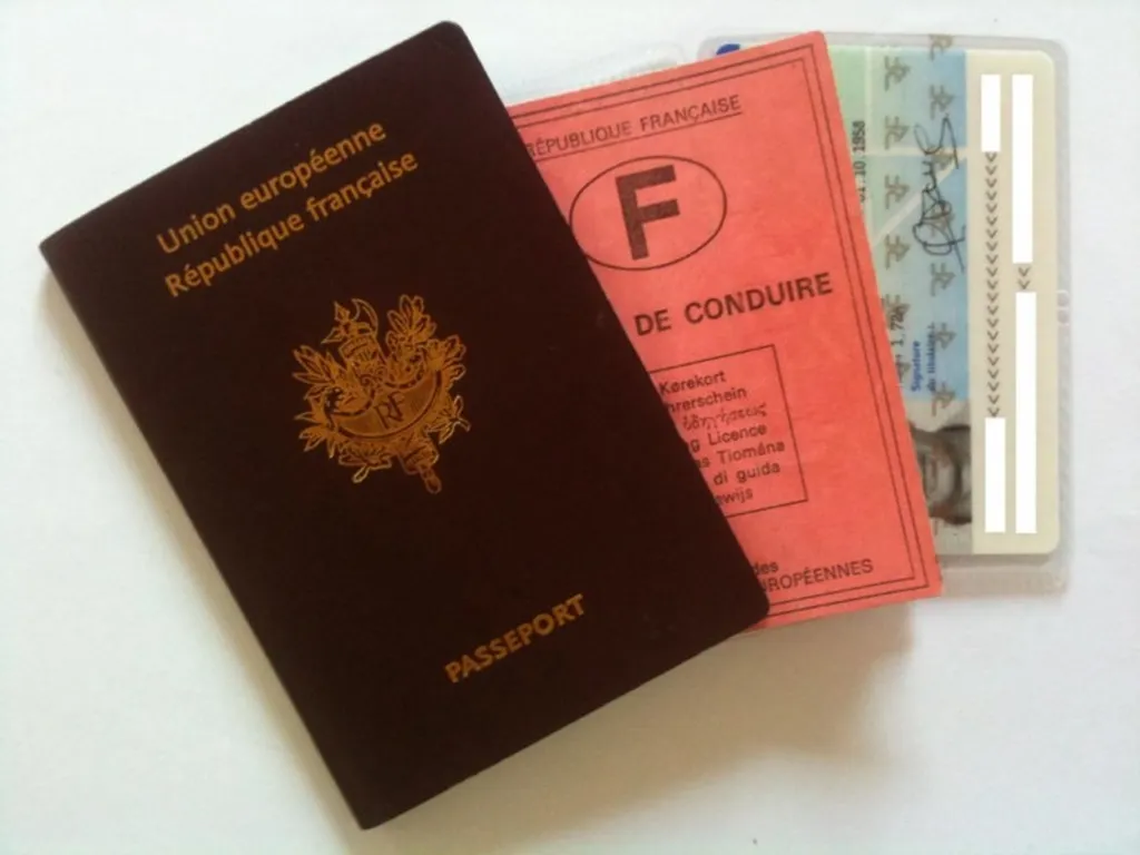 Papiers obligatoire pour toutes transactions.