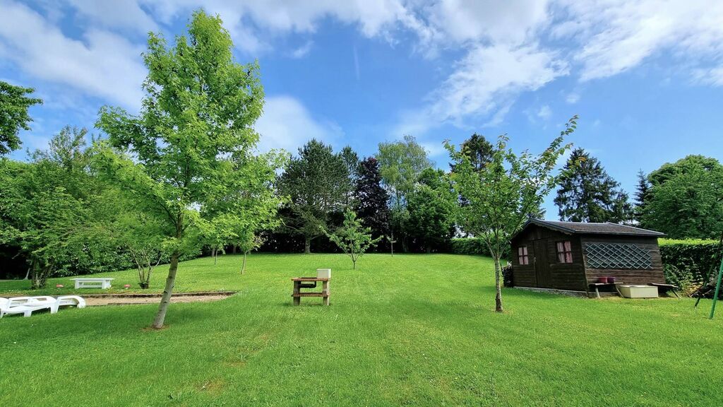 A vendre maison à fort potentiel, à rafraichir, dans un cadre exceptionnel à deux pas de la A28 et de la forêt domaniale d'Eu 76260