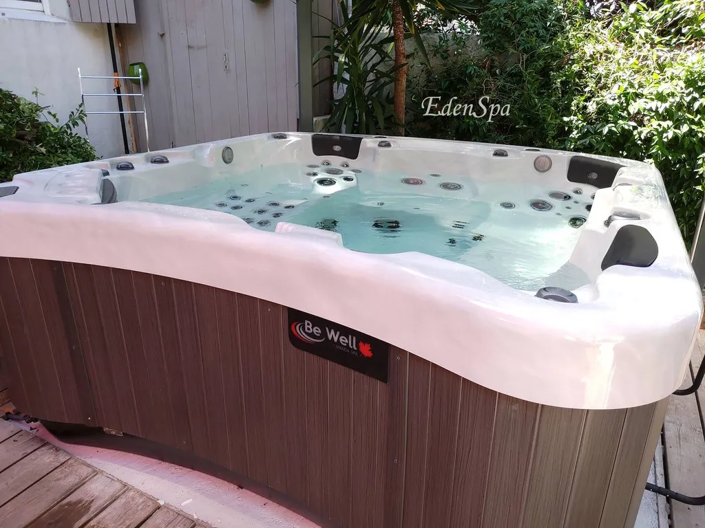spa haut de gamme encastré exterieur terrasse en bois marseille