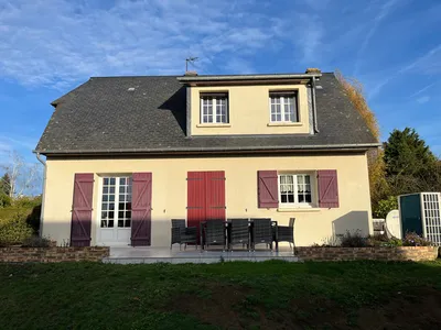 Pavillon individuel en bon état général d'environ 118m² hab. à vendre - Situé à Norville, bourg avec école