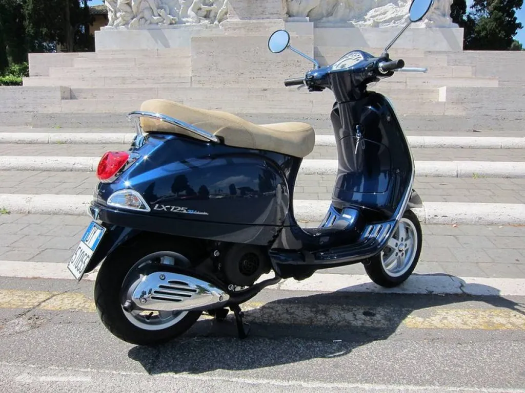 Scooter neuf Vespa LX 125 83500 paca