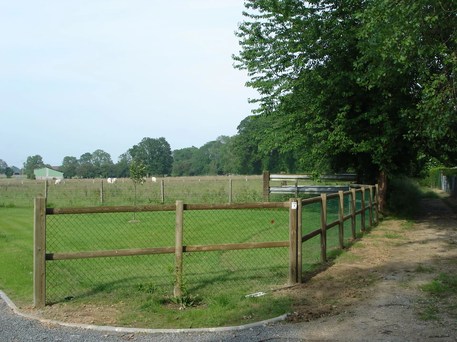 Installation de Clôtures de délimitation en bois pour professionnelles, Lisses de Sécurité et Barrières Forestières à Bernay dans l'Eure 27 et ses Alentours