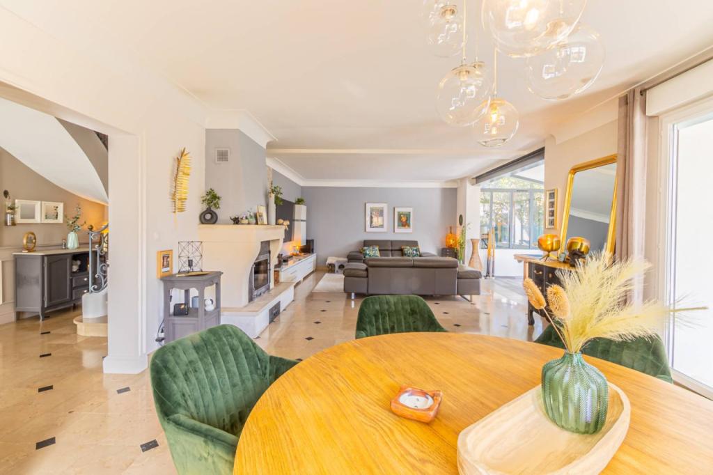 Belle Maison familiale rénovée Bordeaux Caudéran Les Maréchaux 