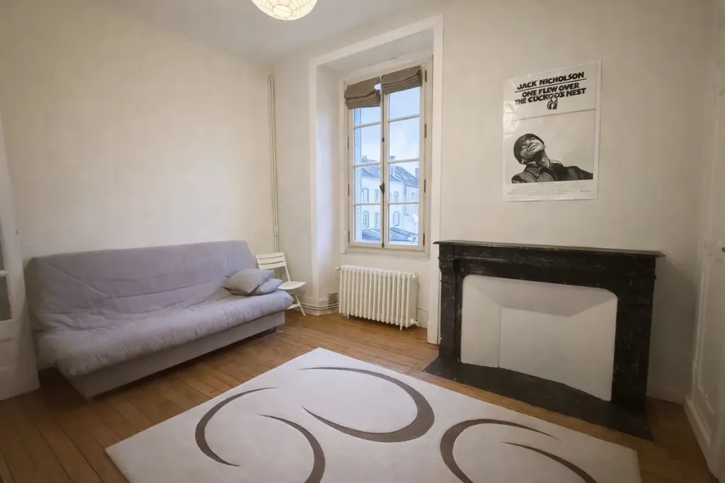 Investissement locatif appartement vendu loué en centre-ville Laval - à vendre