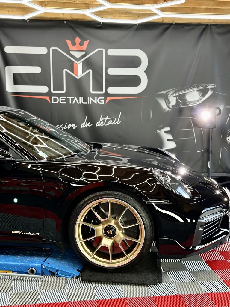protection PPF automobile Lyon traitement céramique carosserie Porsche 992 Turbo S cabriolet 