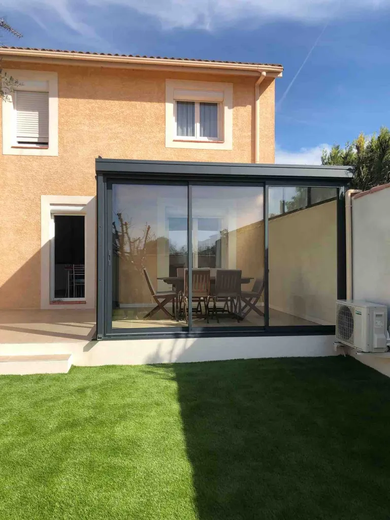 Mise en place d’une Véranda en aluminium sur Saint Mitre les remparts