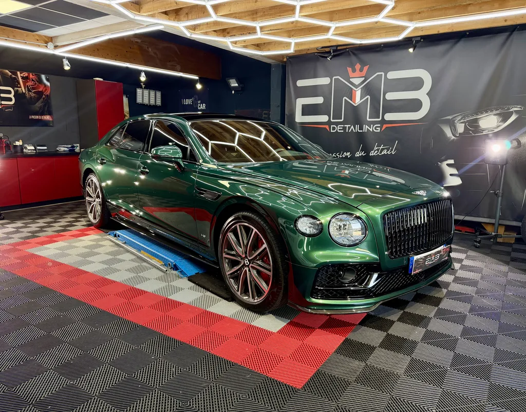 RÉNOVATION ESTHÉTIQUE ET TRAITEMENT CÉRAMIQUE GYEON INFINITE SUR BENTLEY FLYING SPUR PRÈS DE LYON PROCHE DE DARDILLY
