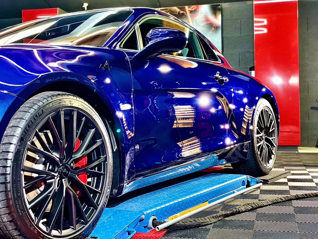 Protection PPF Renault alpine et traitement céramique carrosserie Lyon 