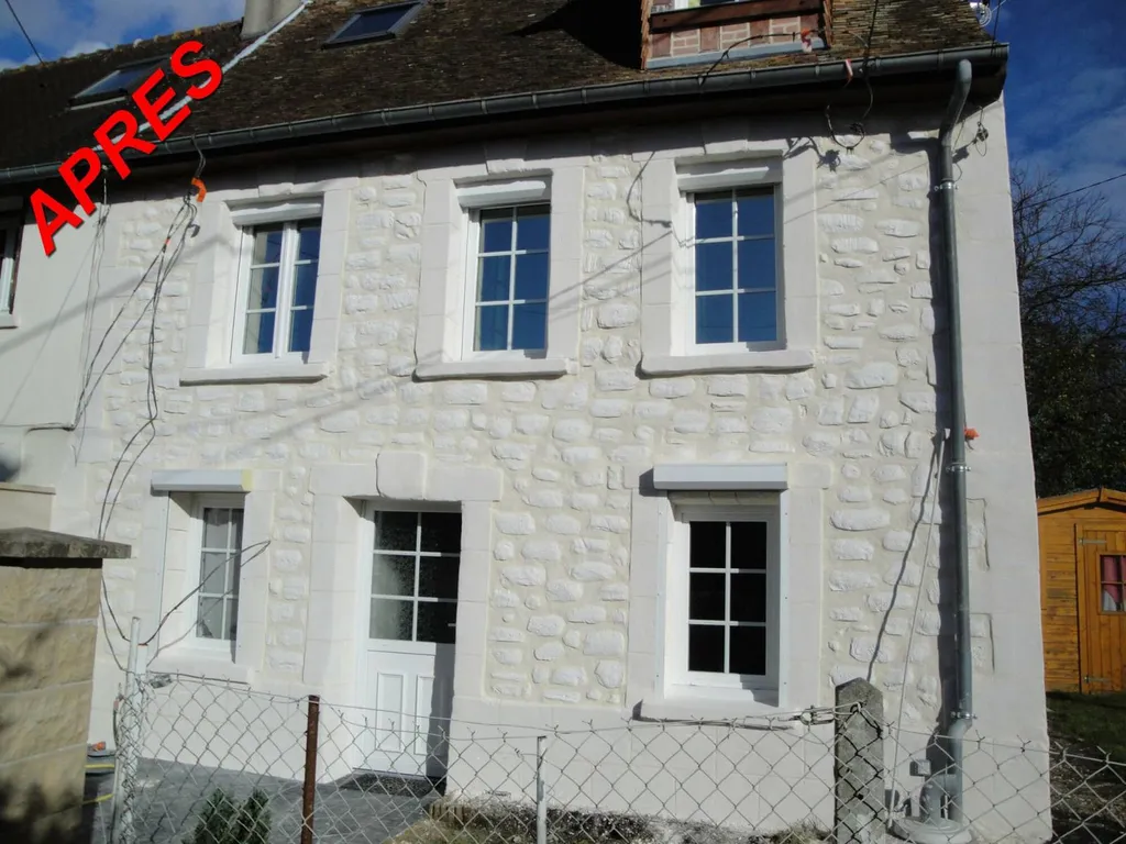 Réalisation de façade extérieur en imitation pierre naturelle sur maison mitoyenne à Rouen76 