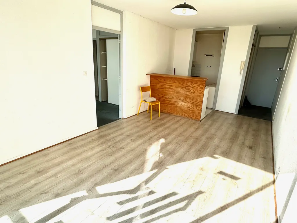 Agréable Appartement T2 dernier étage à rénover Bordeaux Caudéran