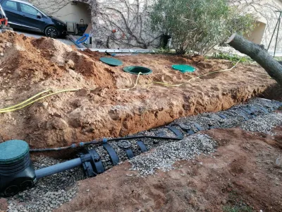 Illustration des travaux d'installation d'un poste de relevage à Brignolles