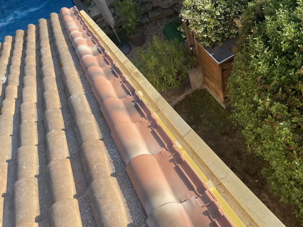 En cours: Rénovation d’une toiture de maison près d’Aix en Provence.