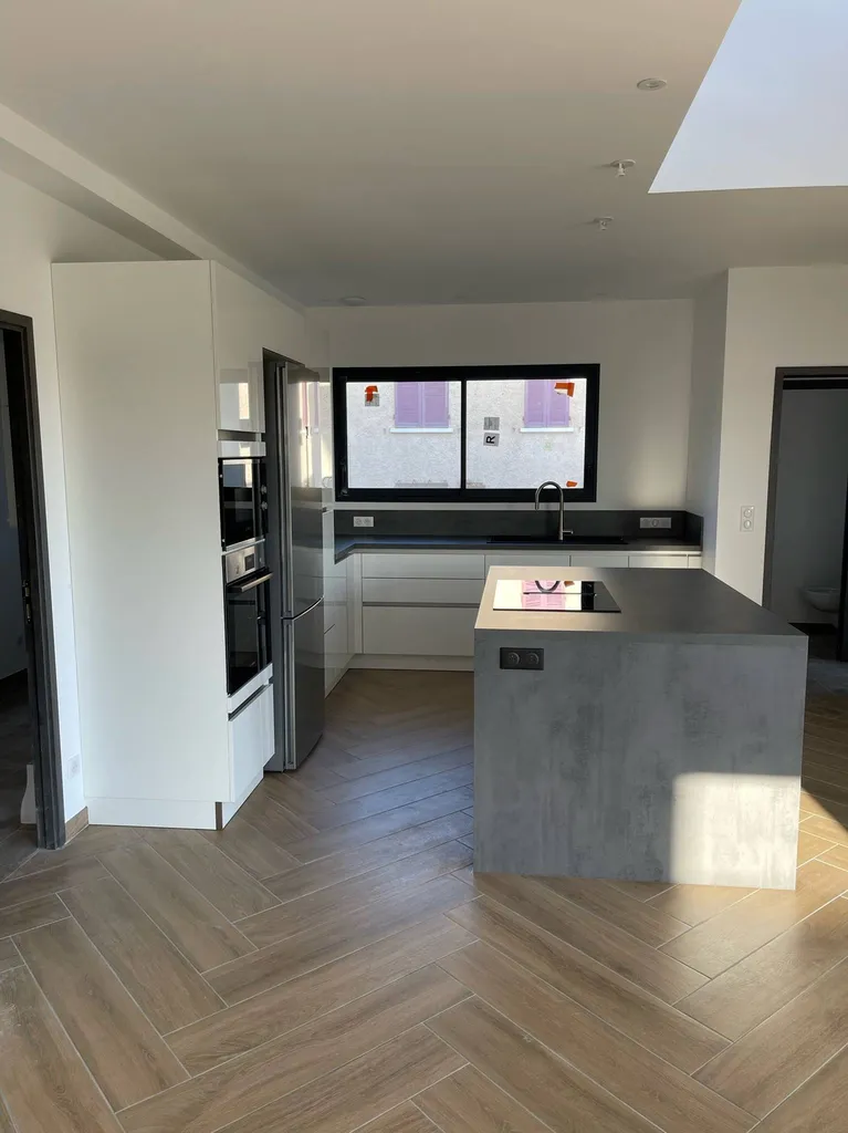 cuisiniste soucieu en jarest
