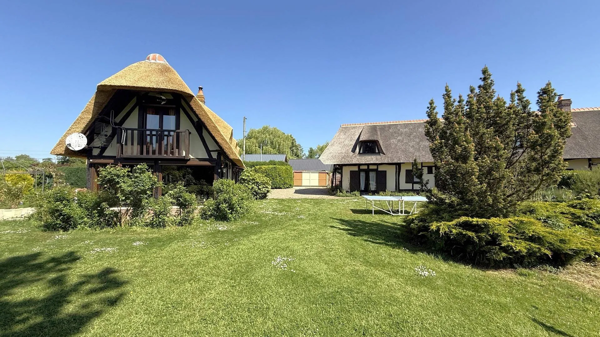 Charme, nature et rentabilité : une opportunité à saisir en Normandie : Pour résidence principale, maison de vacances ou projet de gîtes.