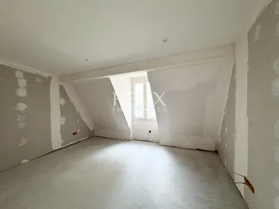 A vendre à Saint Germain en Laye, un appartement en duplex situé au 2ème 3ème et dernier étage d'un immeuble bien entretenu à Saint germain en Laye. 