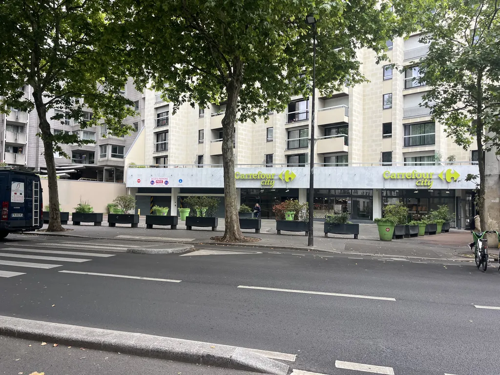 Cession de bail - Boutique 780 m², Faidherbe-Chaligny / Nation, Rue du Faubourg Saint-Antoine 75012 PARIS