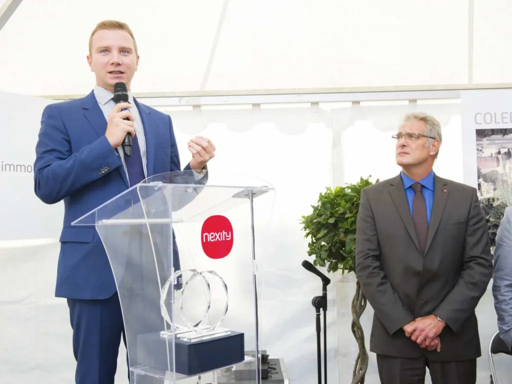Reportage photographique événementiel pose de la première pierre résidence 