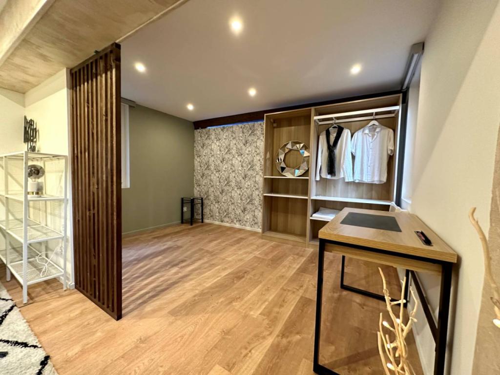 À vendre, appartement F1 bis Rouen centre rive droite.