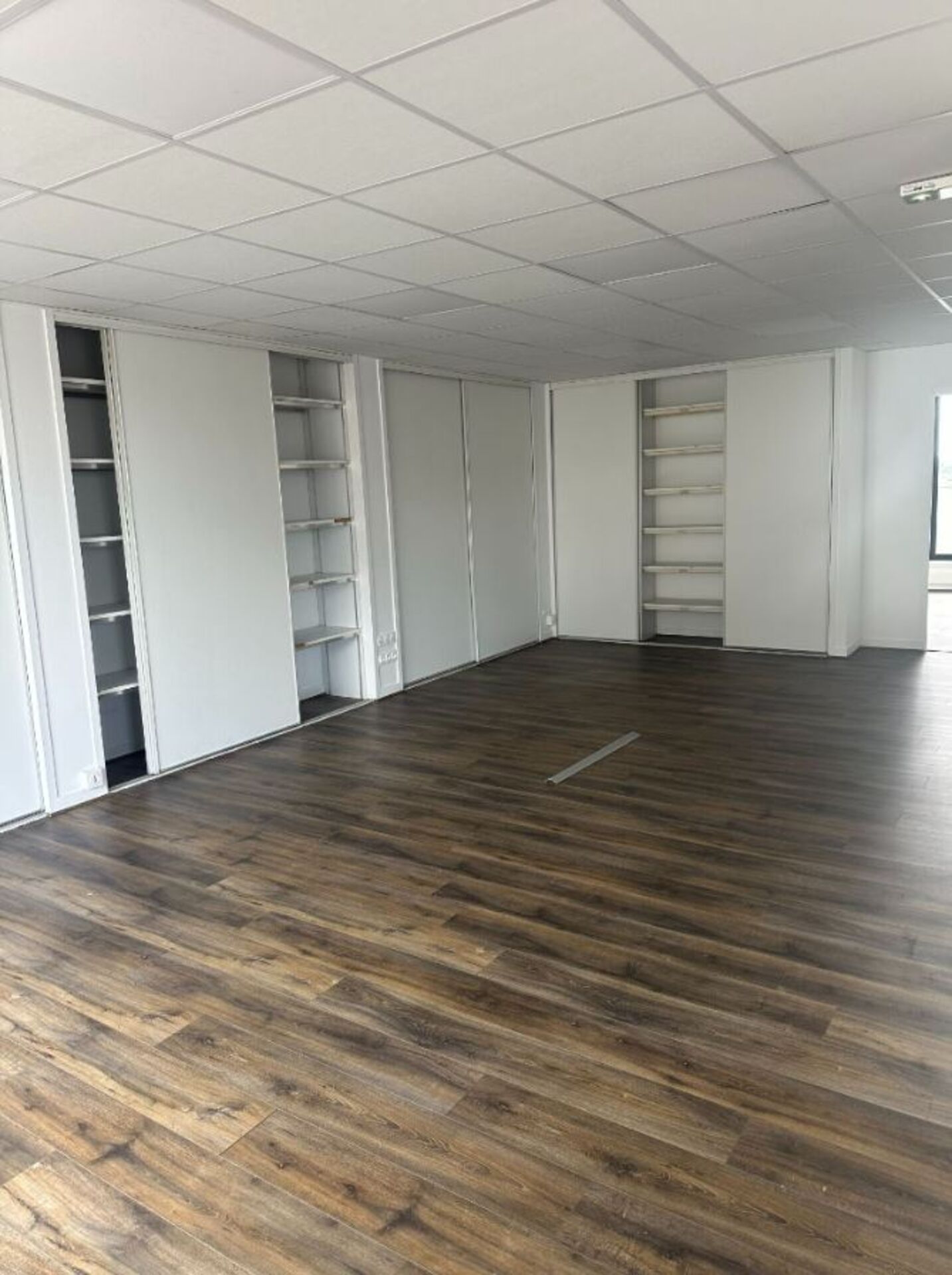 BUREAUX ROUEN - 97 m2 - 5 280 € charges comprises