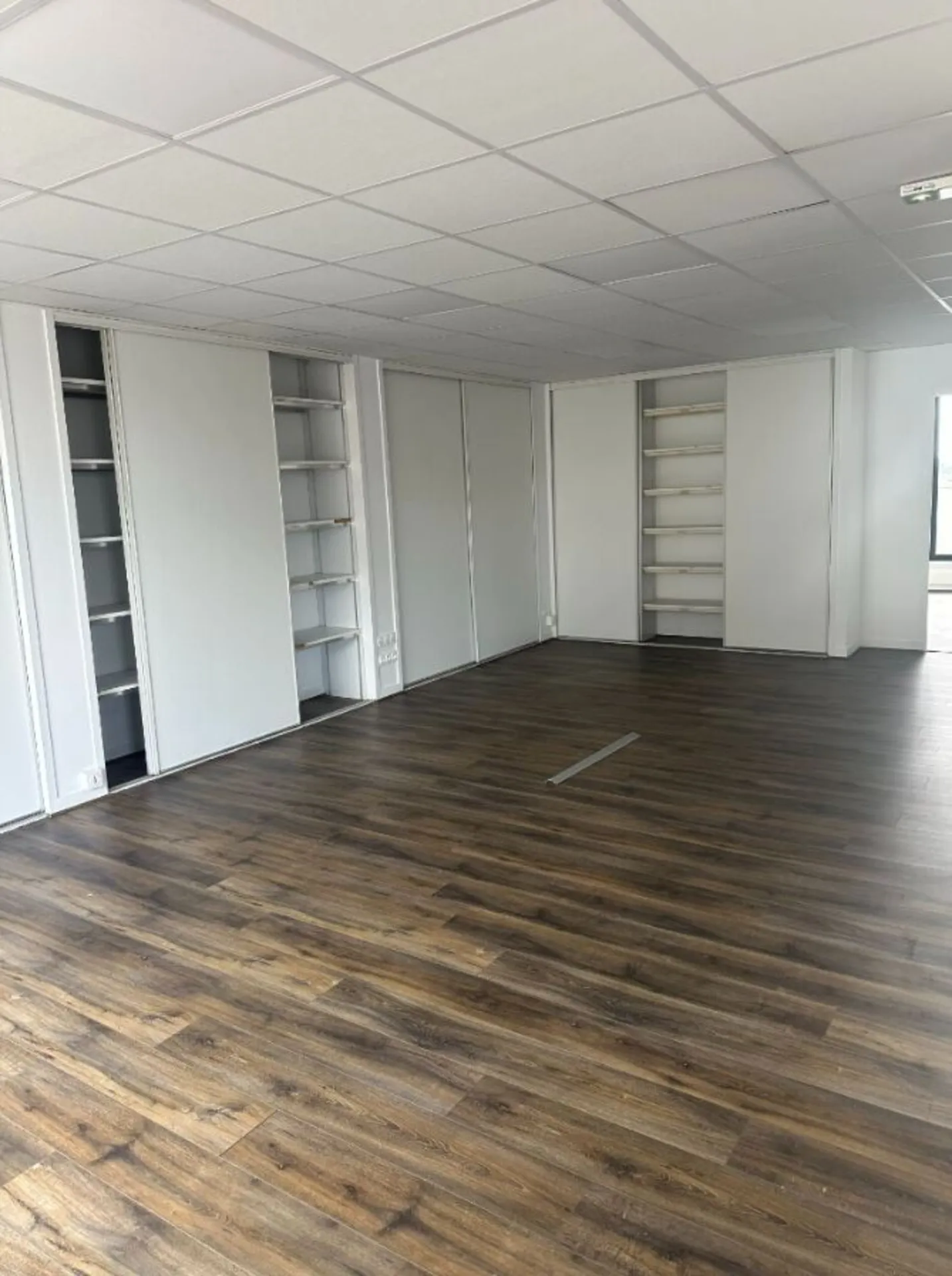 BUREAUX ROUEN - 97 m2 - 5 280 € charges comprises