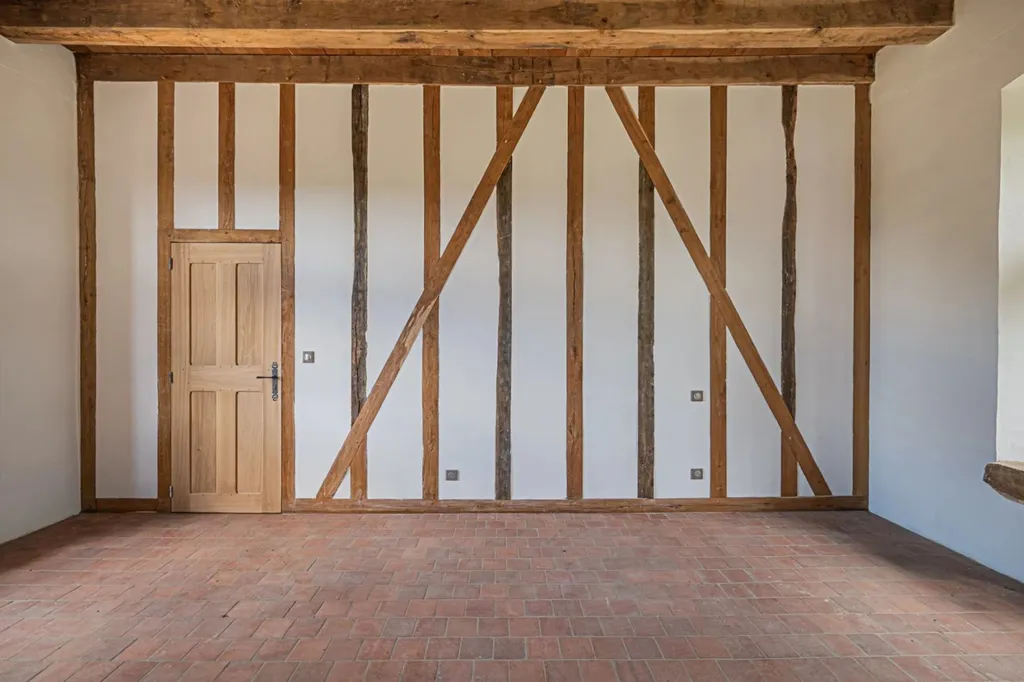 acheter un chateau du moyen âge en sarthe rénové par les compagnons