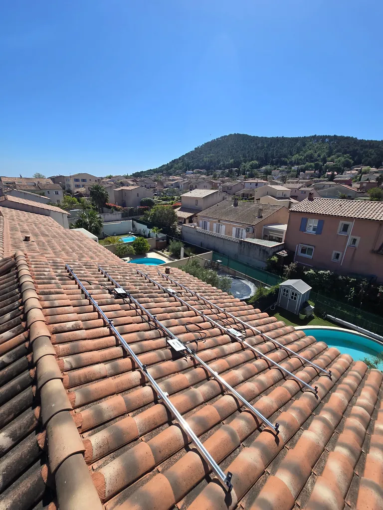 Installation photovoltaïque 4 kWc à La Crau avec panneaux DualSun FLASH 500