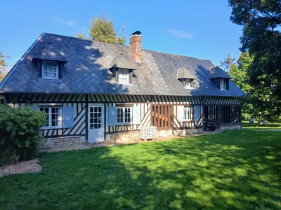 A VENDRE, AU CALME, TROIS MAISONS NORMANDES REGION Blangy-le-Chateau (14130), PONT L'EVEQUE, CORMEILLES (27260) SUR TERRAIN 2,5HA
