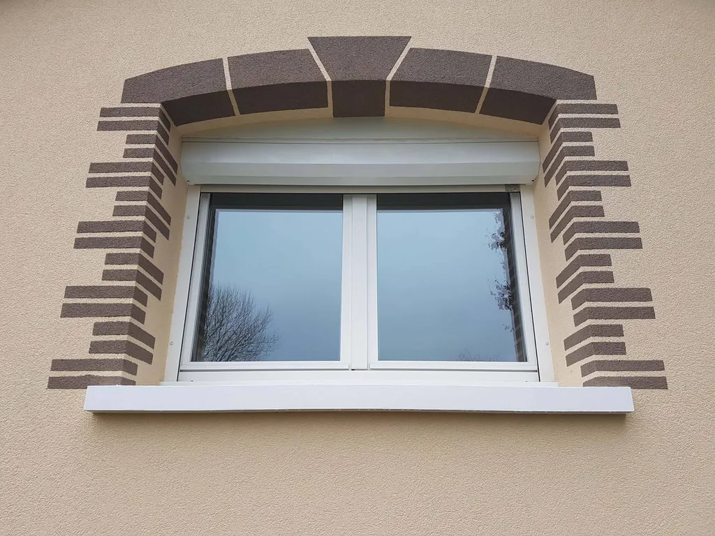 Isolation de maison contemporaine par l'extérieur avec ravalement de façade à Le-Mesnil-le-Roi proche de Maisons-Laffitte 78