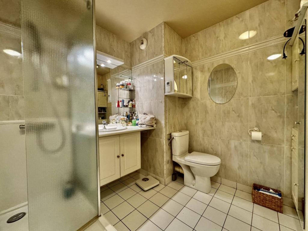 Acheter un appartement de 4 pièces avec 2 chambres et un parking