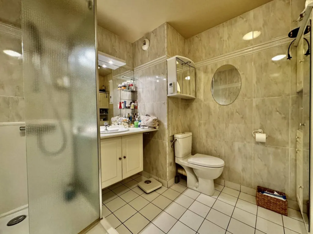 Acheter un appartement de 4 pièces avec 2 chambres et un parking