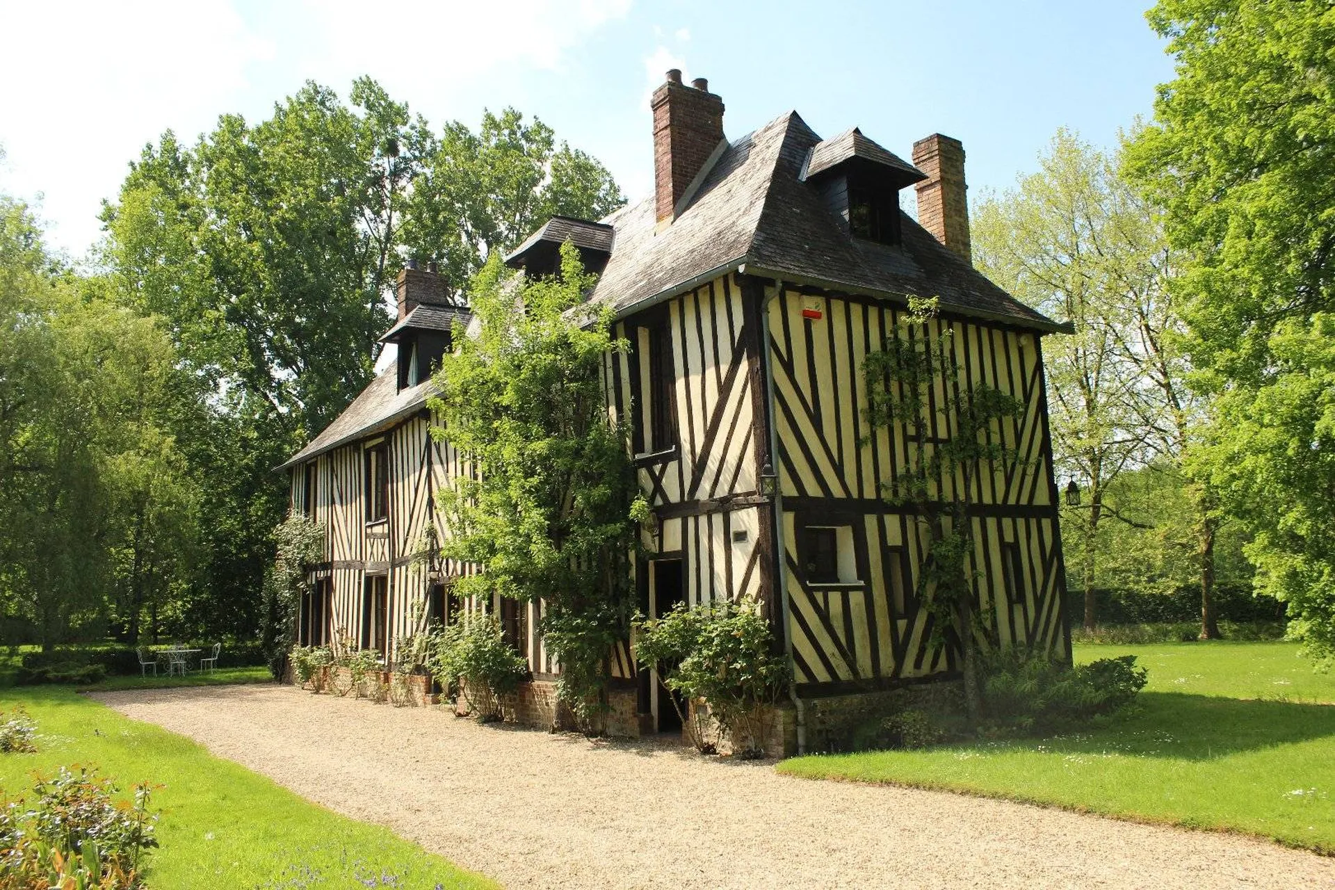 Visite villa normande à colombages proche de Pont-Audemer 27500