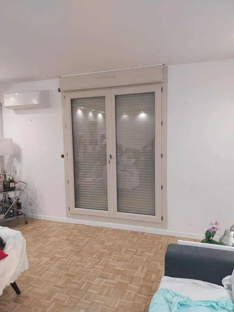 Menuiseries Harmonie à Tassin-la-Demi-Lune : une installation en PVC blanc 90P pour une isolation thermique exceptionnelle