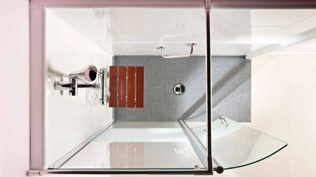 Installation douche sénior securisée à Conflans Sainte Honorine Yvelines (78) IdF