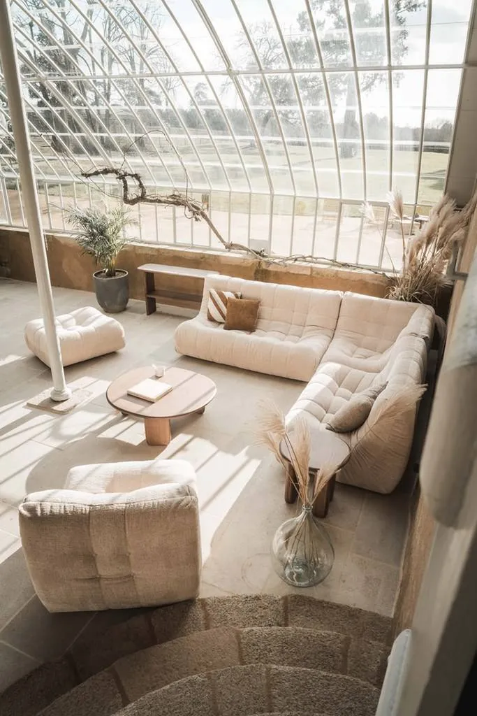 Canape d'angle épuré à Hyères près de La Garde